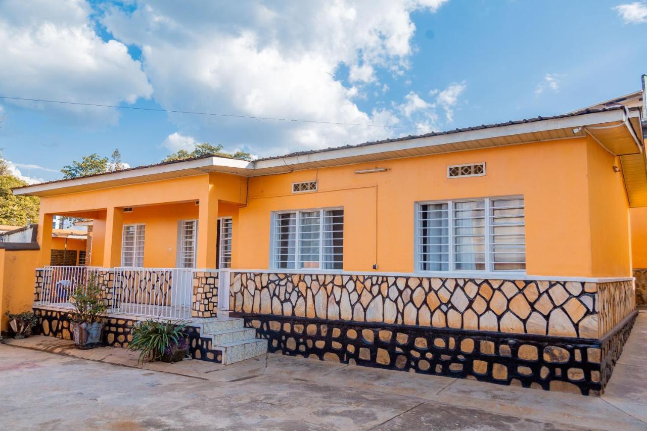Auberge La Caverne Kigali Bagian luar foto
