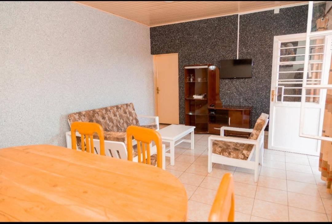 Auberge La Caverne Kigali Bagian luar foto