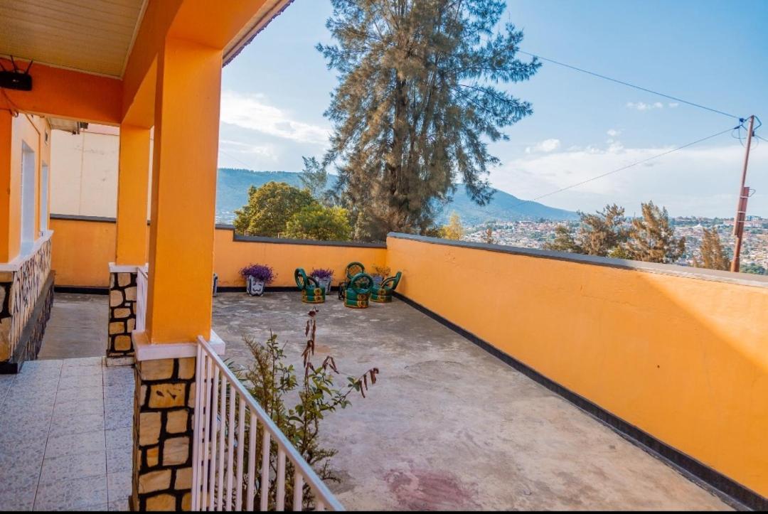 Auberge La Caverne Kigali Bagian luar foto